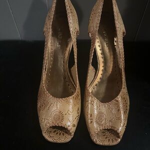 Elegant Tan Peep-Toe Heels